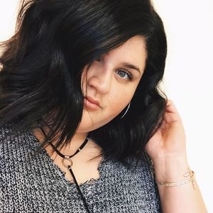 Meet your Posher, Evana